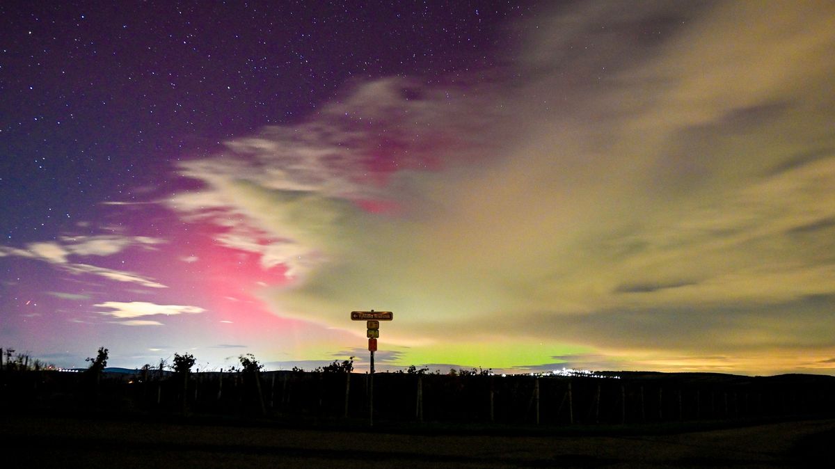 V noci by v Česku mohla být vidět polární záře, říkají astronomové